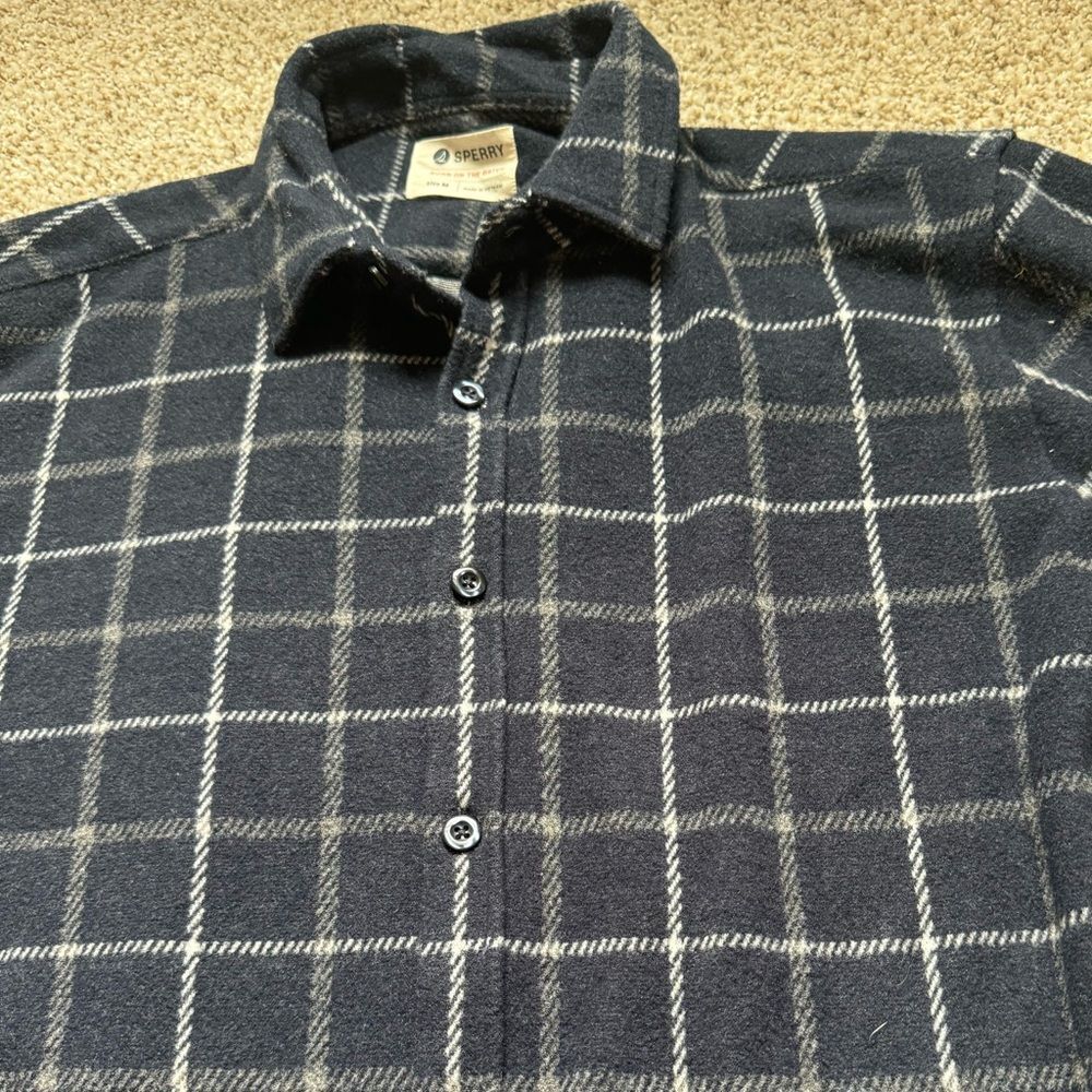 Sperry Men's Navy Plaid Button Down | Medium - Picture 5 of 6